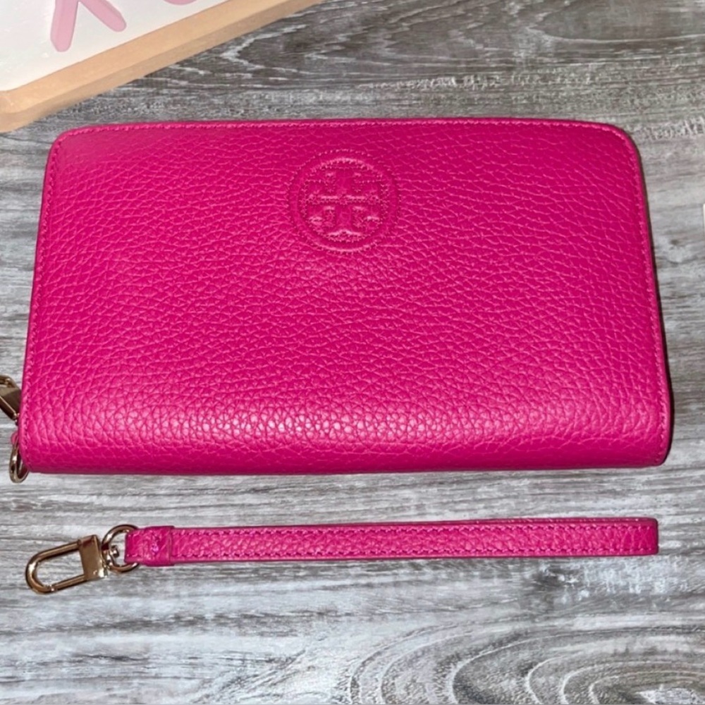 Tory Burch all seasons Bombe Pink Wristlet Wallet